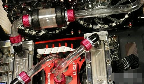 組裝水冷主機(jī)